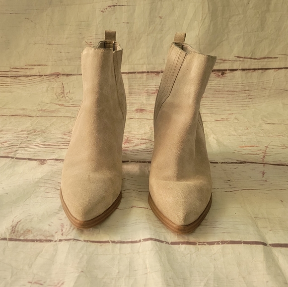 Marc Fisher Alva Suede Bootie Size 6 - Picture 3 of 8